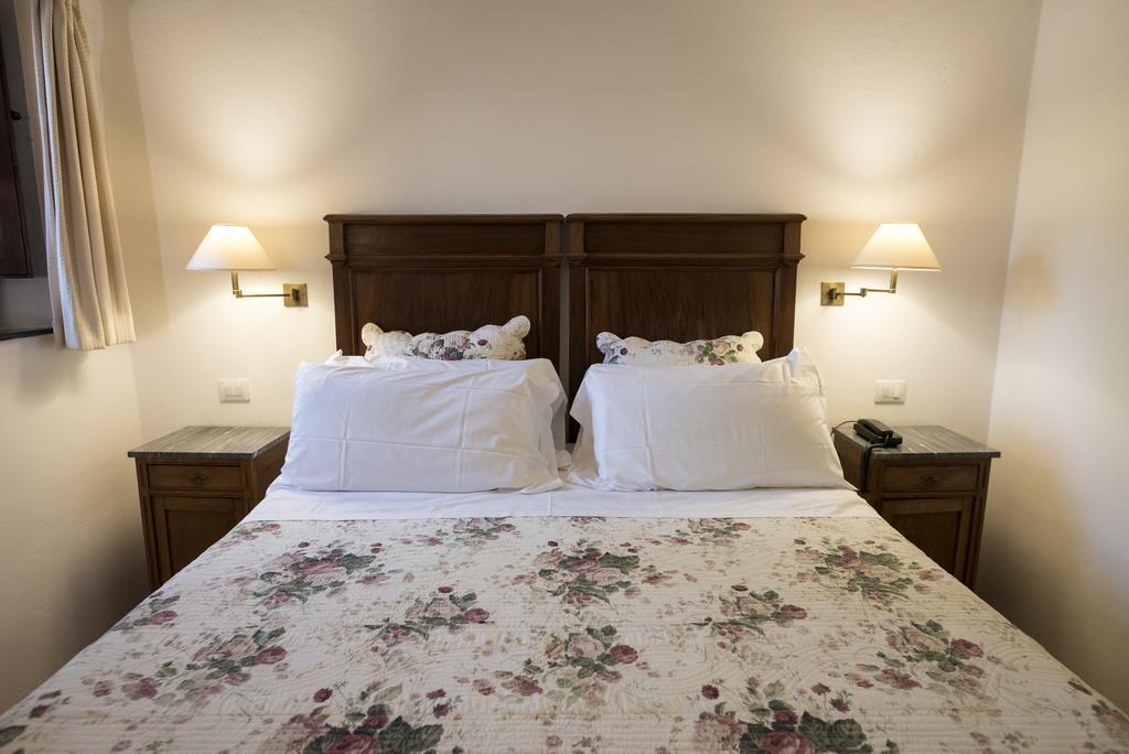 Hotel Lucrezia Риола-Сардо Экстерьер фото